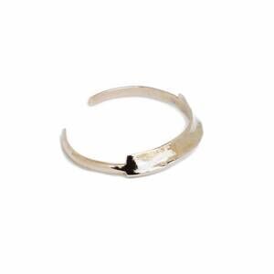 NEW UNI JEWELRY women's fragment cuff bracelet in gold